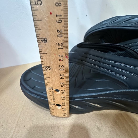 Men's/ women’s Black Foam Flip Flop Sandals - Picture 9 of 11